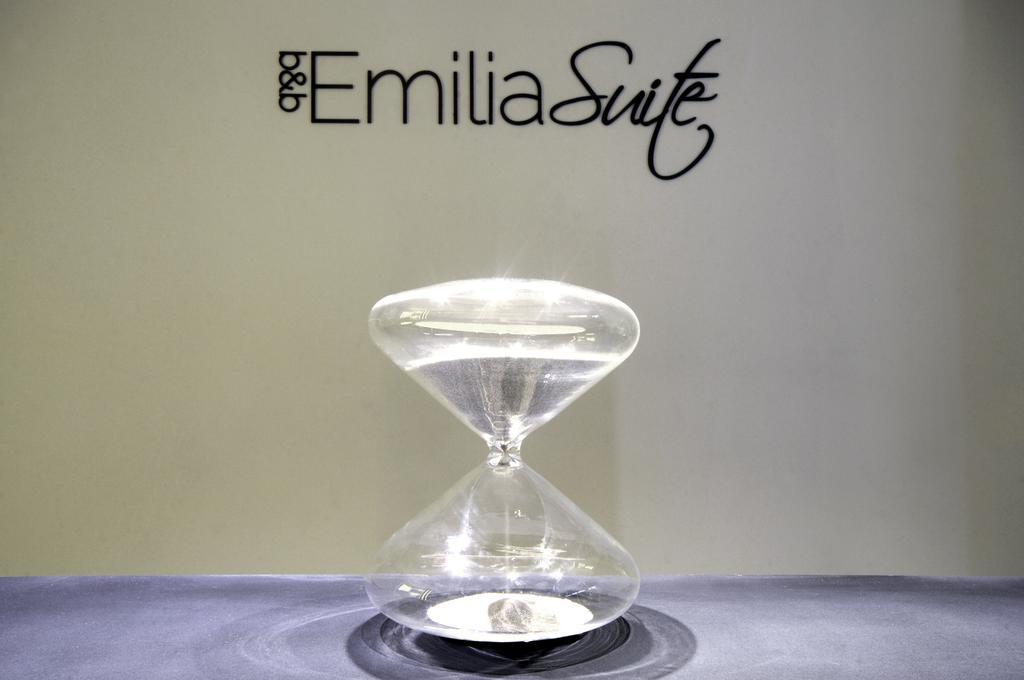 Emilia Suite Design مودينا المظهر الخارجي الصورة